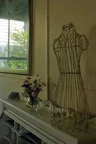 Cream Cottage - Image 4