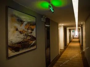 9581 Business Hotel - Image 3