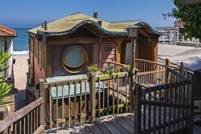 Hobbit House on Miramar Beach - Image 1