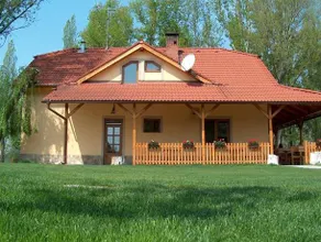 APÁLI Restaurant & Pension - Image 2