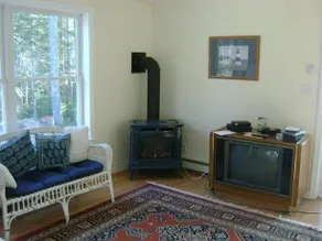 Oceanfront Hancock Cottage - Image 4