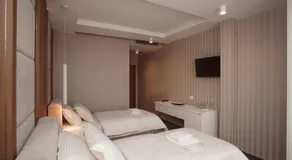 Hotel Chicago - Image 3