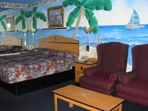 Moonlight Inn And Suites - Image 3