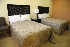 Hotel Plaza Bernal - Image 3