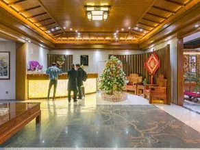 King Crown Hotel - Image 3