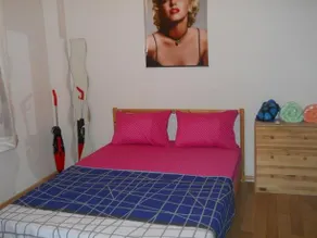 Apartment Red - Image 4