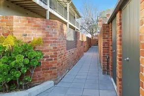 Albury Suites - Waterstreet - Image 2