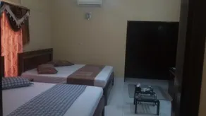 Elegant Palace Guest House - Image 3