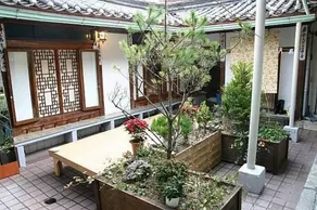 Friends House - Image 3