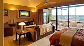 Romantic Getaways at Riverview Rise Retreats - Image 2