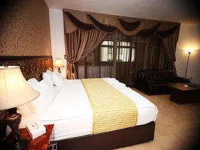 Aureate Hotel Apartments - Image 3