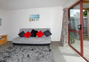 Hollyford Cottage - Image 2