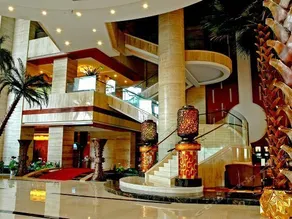Bayview Holiday Hotel - Image 2