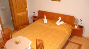 Aqua Azur Guesthouse - Image 4