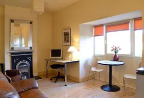 Rosslea Studio Apartments - Image 4
