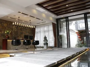Nayinian Hotel - Image 3