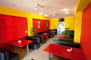 R R Hotel Restaurant And Lounge - Image 2