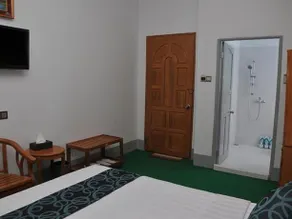 Hotel Victory - Image 4