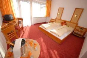 Hotel Pension Flora - Image 5