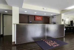Red Roof Inn Charlottesville - Image 4