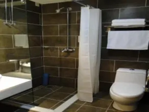 Huanlian Lucaihuang Business Hotel - Image 5