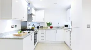 Borehamwood - Luxury 2 bed 2 bath apartment - Image 5