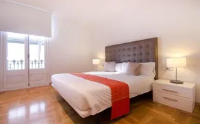 You Stylish Paseo de Gracia Apartments - Image 3