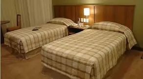 Naoum Plaza Hotel - Image 4