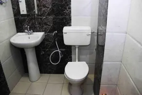 Hotel Sanjary Palace By OYO Rooms - Image 4