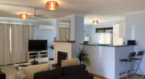 Salty Air Apartments Kingscote Kangaroo Island - Image 3
