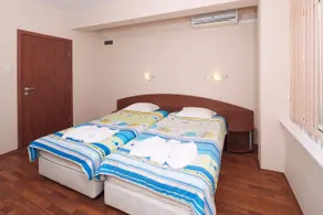 Red House Guest House - Image 3