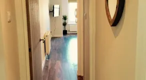 Modern One Bedroom Apartment near the seafront - Image 5