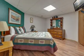 Smoky Mountain Dreams, 3 Bedrooms, Pool Access, Hot Tub, WiFi, Sleeps 7 - Image 1