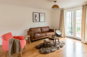 Chic Apartments - Telford Court - Image 1