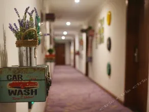 Yake Town Holiday Hotel Linhe Street - Image 2