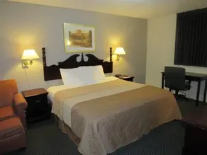Country Comfort Inn - Image 5