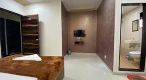 Hotel Divine - Image 5