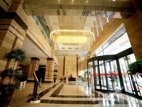 Shishou Crown Hotel - Image 2