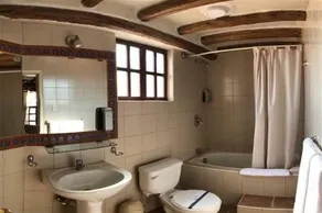 Cruz Loma Hotel - Image 5