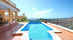 Villa with private pool and magnificent views - Image 4