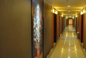 Crowngarden Hotel - Image 3