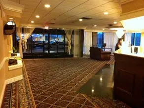 Governor's Inn & Suites - Image 3