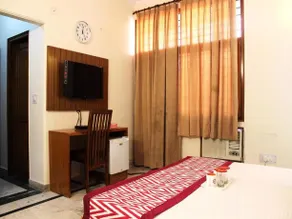 Oyo Rooms Huda City Center Market - Image 5