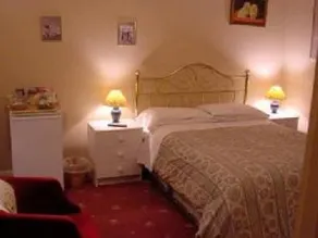 The Red Lion - Image 3