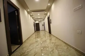 Vels Hotel - Image 2