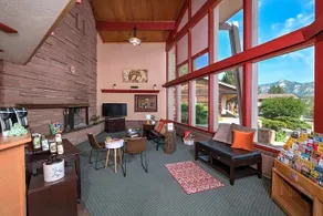 Twin Owls Motor Lodge - Image 4