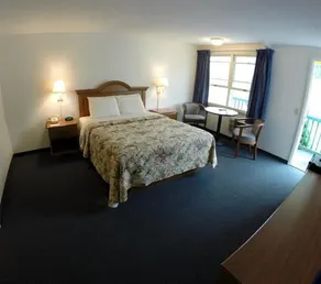 High Seas Motel - Image 5