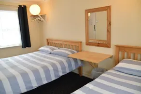 Surfers Hotel - Image 4