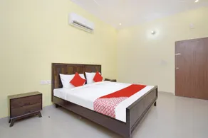 OYO Flagship 40744 Hotel Iram Residency - Image 1