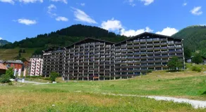 Apartamento totalmente equipado con piscina y jardín | Vistas a la montaña | Junto al esquí - Image 3